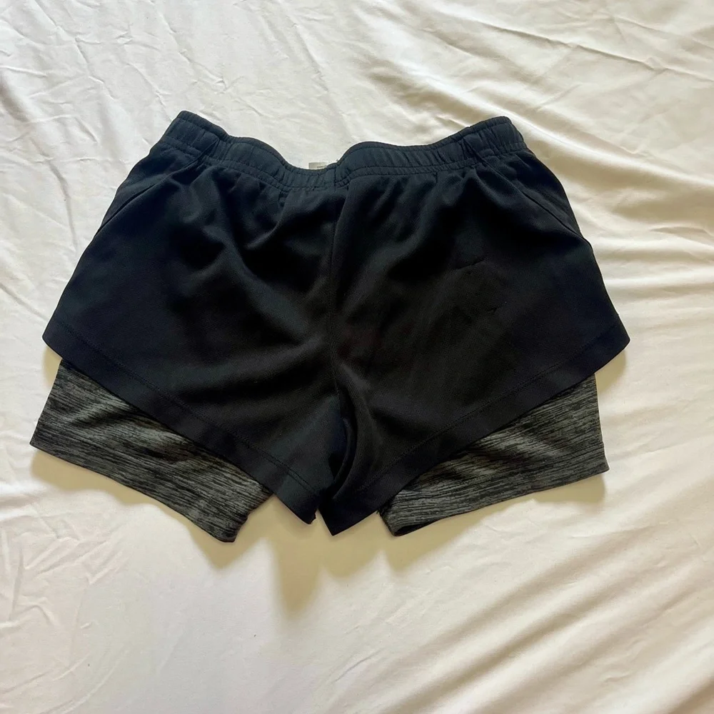 Shorts - Picture 2 of 4